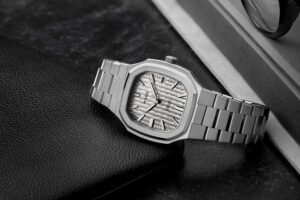 Maen Manhattan 37 White Table Shot - Courtesy of Maen