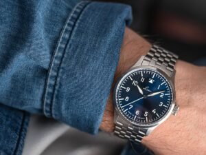 Laco Flieger Stuttgart Pro Stainless steel bracelet - Courtesy of Laco