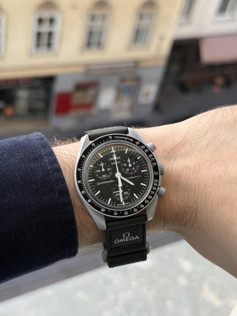 MoonSwatch by OMEGA X Swatch - Mission to the Moon