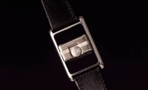 Vario VERSA Reversible Dual Time Silver-Black Crown - Courtesy of Vario