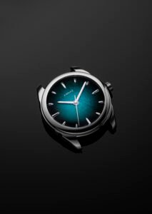 AWAKE Son Mai Silver Leaf Atlantis Blue Solo - Courtesy of AWAKE