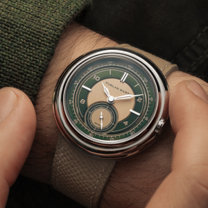 Green dial watch