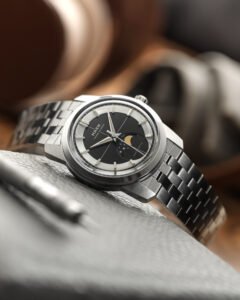 MAEN Lunar Classic 36 Graphite - Courtesy of MAEN