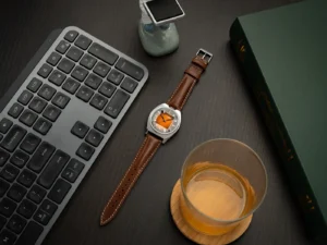 Vario Futurist Sunburst Orange Fume Lifestyle – Courtesy of Vario