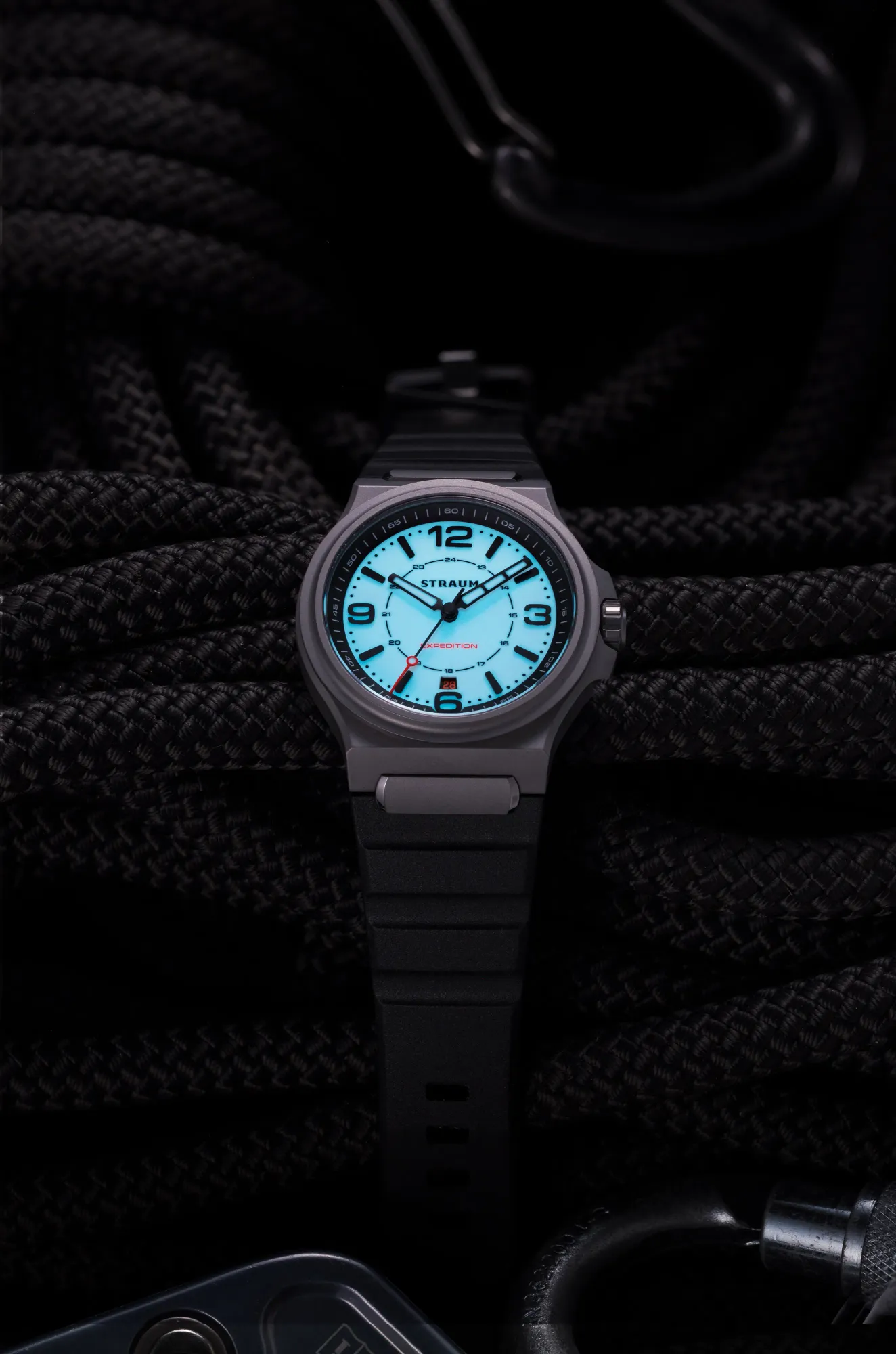Straum Expedition White Lume Night Shot - Courtesy of Straum