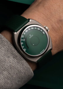 DWISS S1 Wandering Hours Green Wristshot