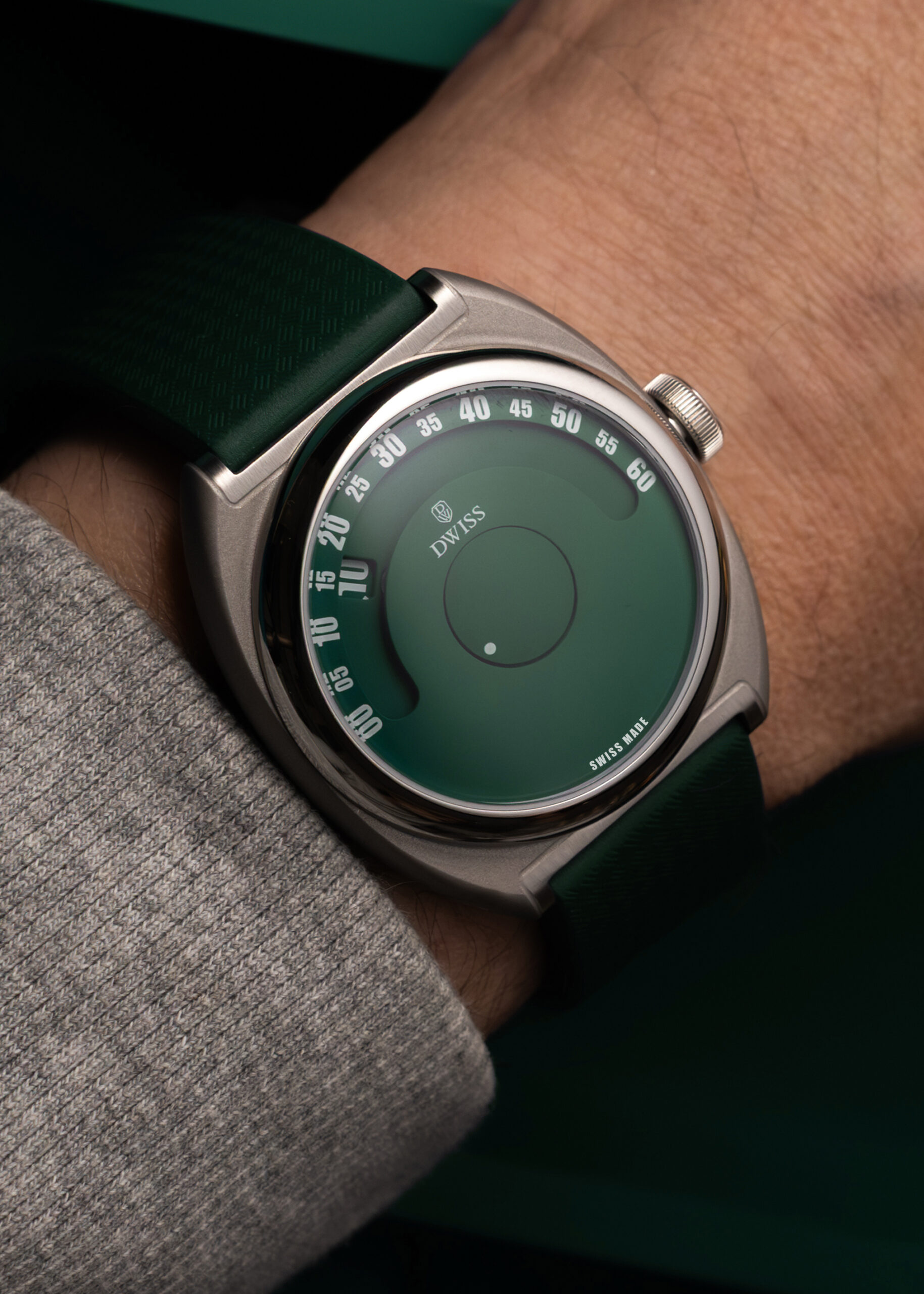 DWISS S1 Wandering Hours Green Wristshot